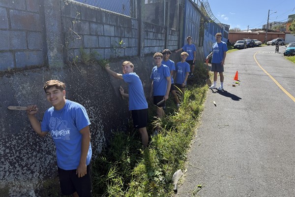 Day 2 - Clinic and Wall Cleaning at Manuel Maria Gutierrez School
