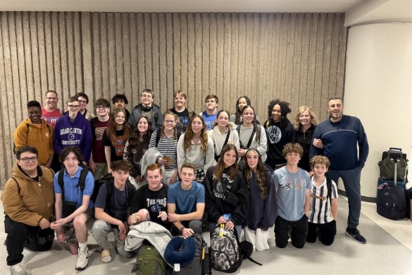 Monday night: At the airport! (3/3/25)